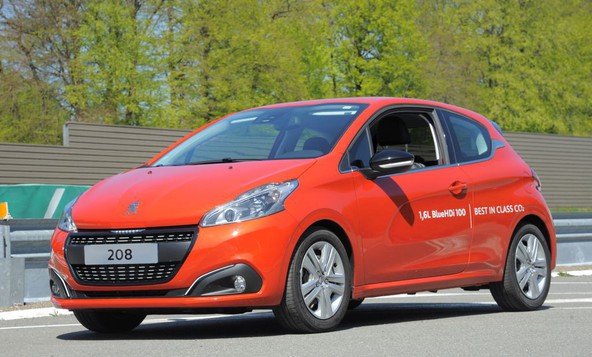 domača predstavitev: PEUGEOT 208