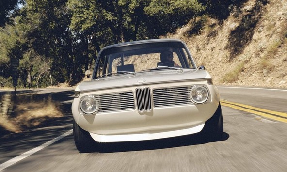 BMW 2002 by Son of Cobra: Kultni BMW v novi preobleki