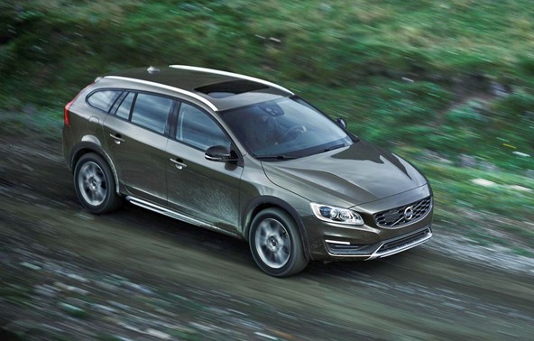Volvo V60 cross country: Napoved nove različice popularnega volva