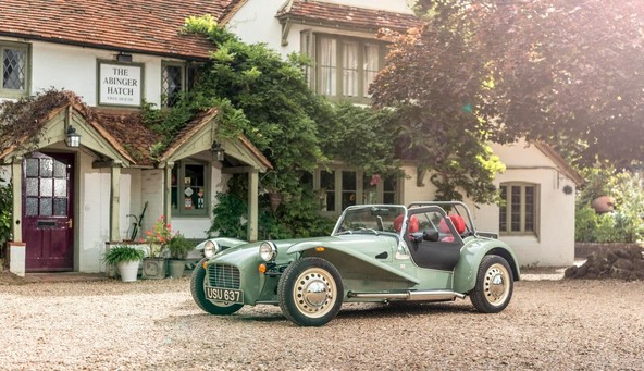 Caterham seven sprint: Vrnitev v preteklost