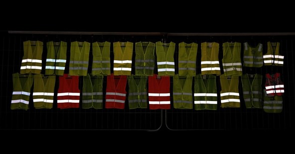 ADAC test odsevnih brezrokavnikov: Samo 10 testiranih izdelkov izpolnjuje svojo nalogo