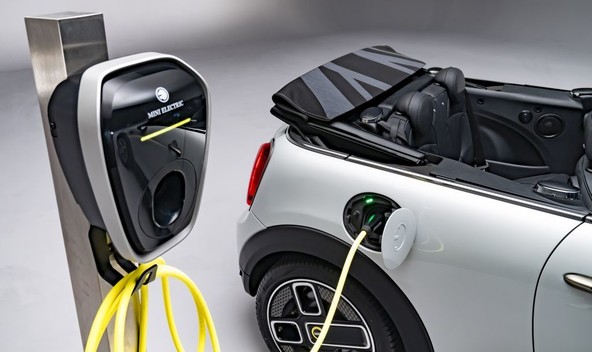 MINI Cooper SE Convertible: Prvi povsem električni MINI 