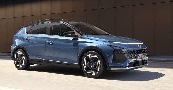 Osveženi BAYON: Eleganten SUV z vodilno praktičnostjo v svojem razredu