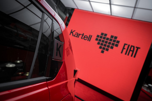 Salone del Mobile 2025: FIAT ljubi Kartell: Ustvarjalno srečanje za projekt Grande Panda Kartell 