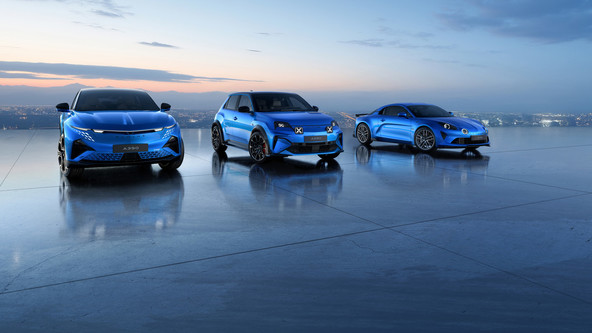 ALPINE A390: Popolnoma nov »sport fastback« znamke Alpine 