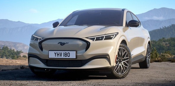 Mustang Mach-E za leto 2025: Več barv in prostora