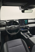 Močna drža in robusten nov slog : Popolnoma novi Toyota RAV4 doživel svetovno premiero