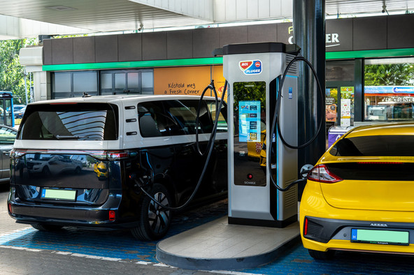 Družba DKV Mobility : Širitev ponudbe električne mobilnosti v srednji in vzhodni Evropi