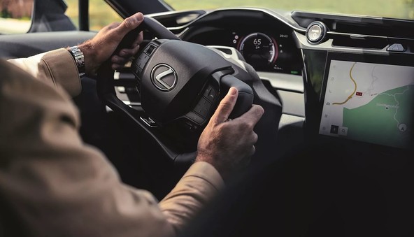 LEXUS “STEER-BY-WIRE”: NA NOVO ZASNOVANA VOŽNJA