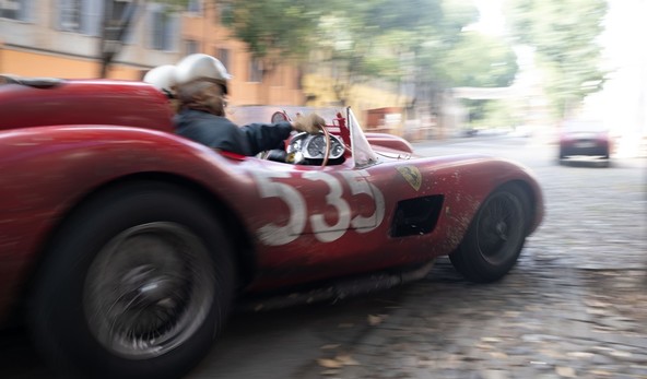 FERRARI: PREDSTAVLJAMO NOVI NAPOVEDNIK FILMA MICHAELA MANNA