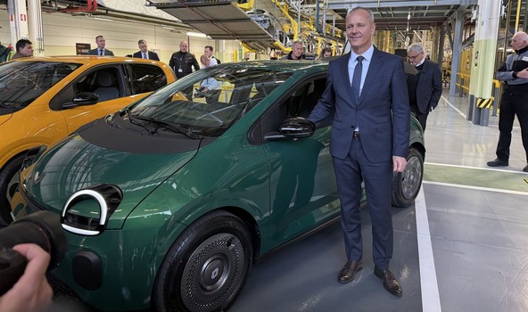 TWINGO E-TECH ELECTRIC : Po svetovni premieri v Parizu še razkritje v Novem mestu