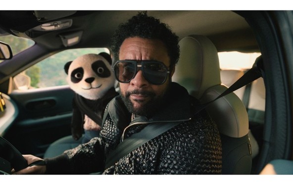 FIAT Grande Panda združuje moči s Shaggyjem: Praznovanje 30. obletnice njegove uspešnice »Boombastic«