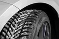 Zanesljiv oprijem v vseh vremenskih razmerah: RAZŠIRJENA PONUDBA GOODYEAR ZIMSKIH PNEVMATIK ZA VEČJO VARNOST IN UDOBJE