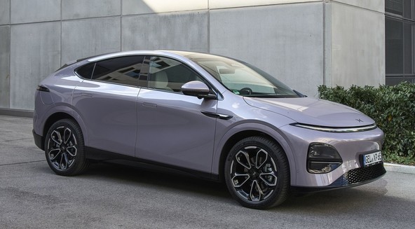 Novi XPENG G6 : G6 postavlja nov standard za pametne električne avtomobile 