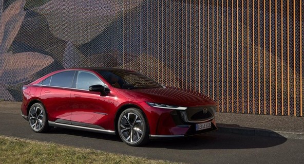World Car Design leta 2026: Mazda 6e med finalisti za nagrado