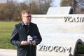 SPOMINJAJMO SE, POMAGAJMO, UKREPAJMO: Poklon ob spomeniku žrtvam prometnih nesreč