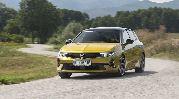 Opel astra 1.2 turbo AT8 ultimate: Ker kri ni voda