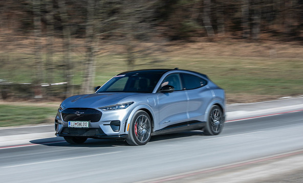 Ford mustang mach-e GT: Na ramenih slavnega prednika