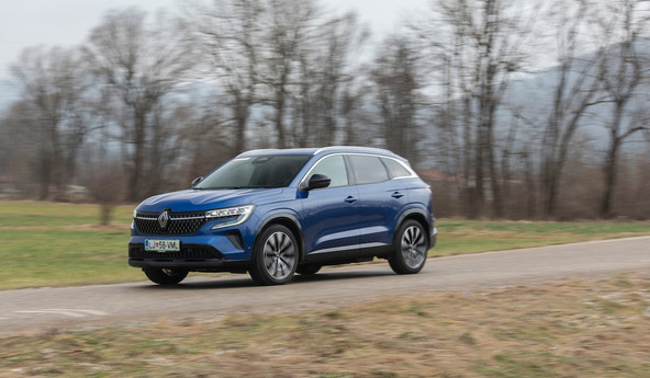 Renault austral mild hybrid 160 techno: Z blagimi koraki