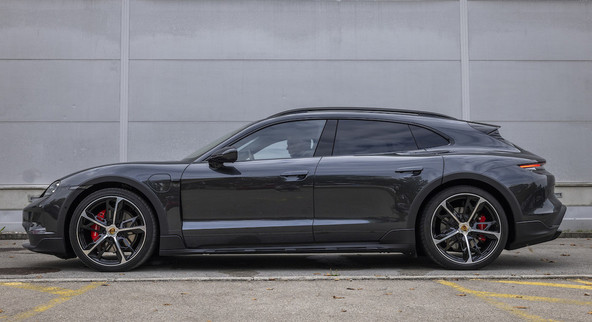 Porsche taycan 4S cross turismo: Še močnejši, hitrejši in učinkovitejši