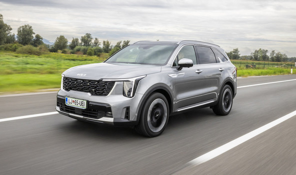 KIA sorento 2.2 CRDi AWD EX limited panorama: K-pop na kolesih