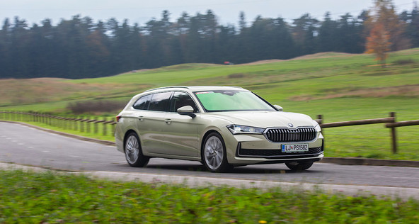 Škoda superb combi 2.0 TDI DSG L&K: Dobri novi superb